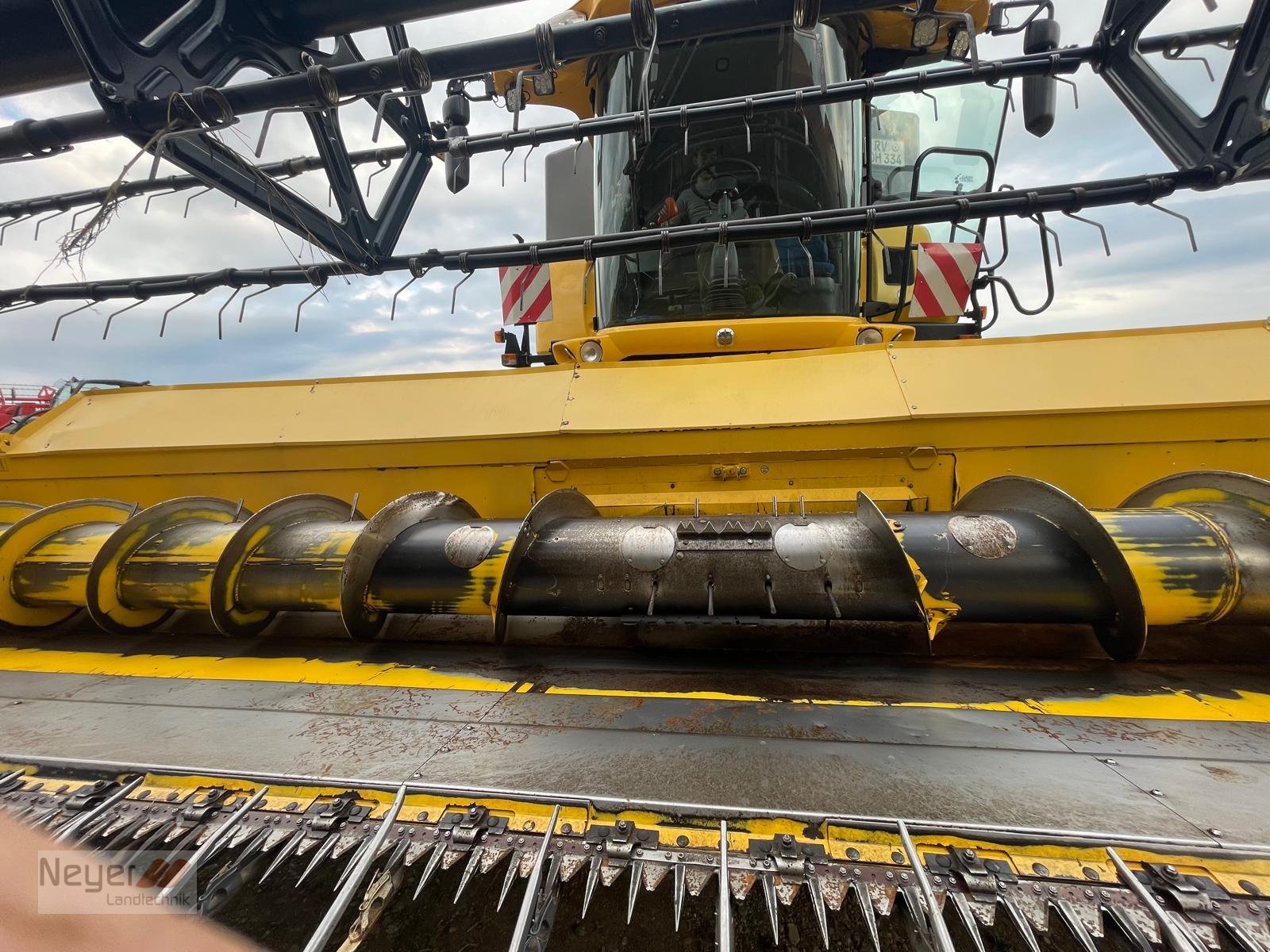 Schneidwerk of the type New Holland Varifeed Schneidwerk 9,15m + Biso TW | Bj. 2012, Gebrauchtmaschine in Bad Waldsee Mennisweiler (Picture 13)